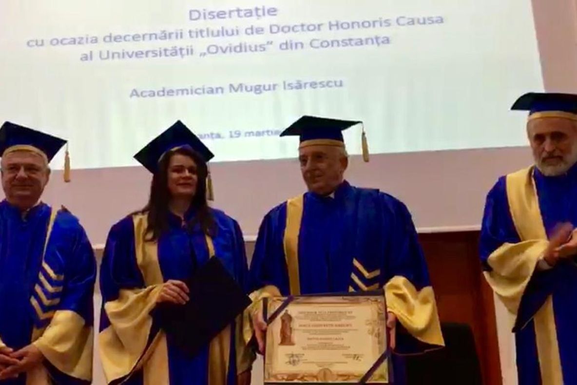 FOTO VIDEO| Mugur Isărescu a primit titlul de Doctor Honoris Causa al Universităţii Ovidius din Constanţa