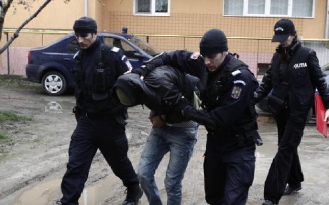 Accident mortal: bărbat întins pe axul drumului, lovit de mașină