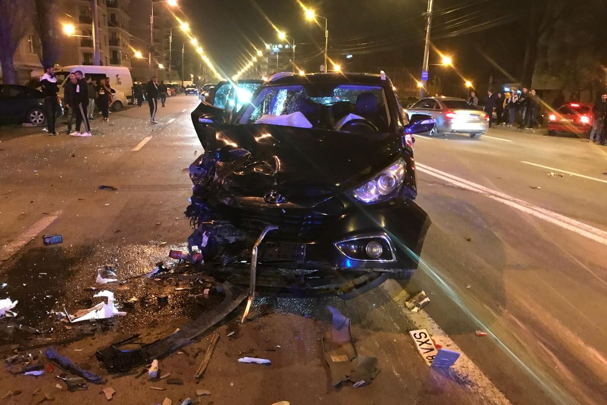 FOTO VIDEO| Accident spectaculos în Mamaia