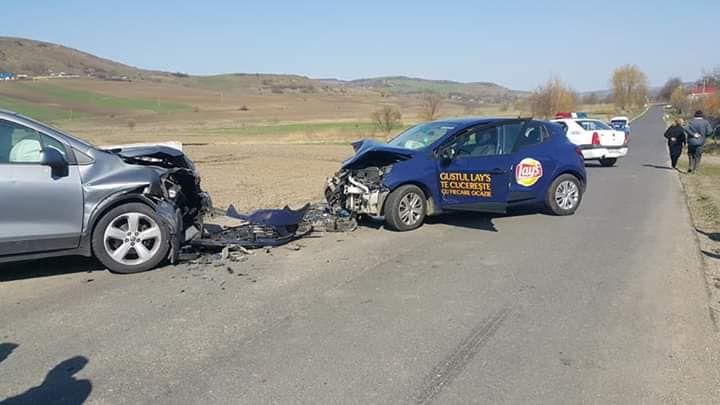 FOTO VIDEO| Accident grav pe șoselele din Constanța. Patru persoane au ajuns la spital