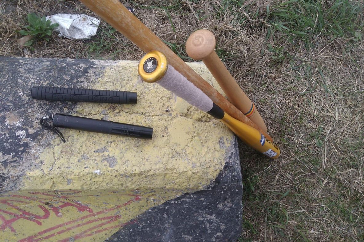 FOTO| Suporteri înfocați, verificați de poliție. Ce au găsit autoritățile e înfiorător