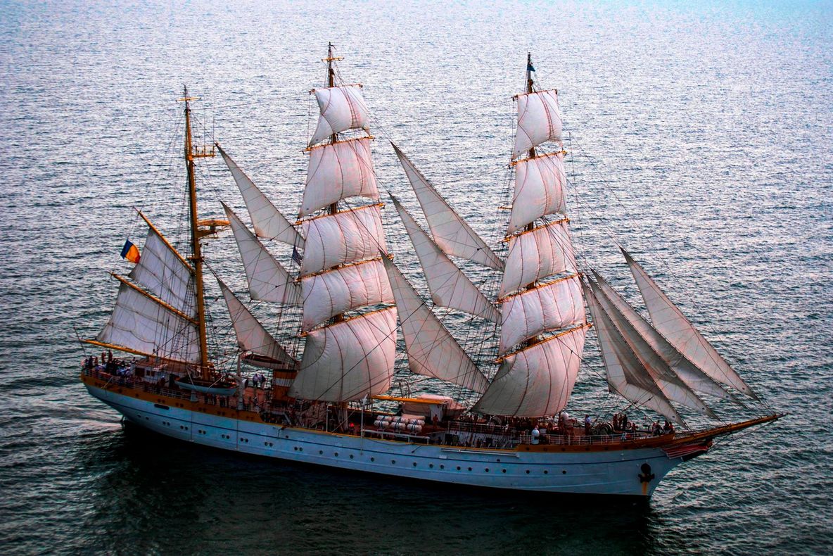 Mesaj emoționant al marinarilor militari pentru România U21 (VIDEO)