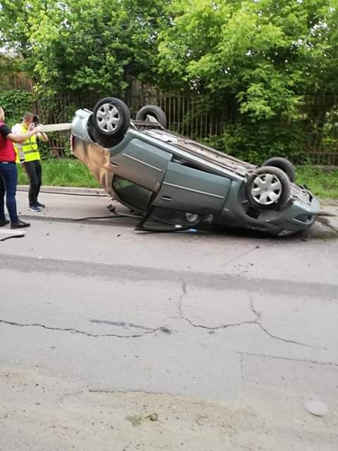 FOTO| Neacordarea de prioritate face victime. Cinci persoane rănite într-un accident