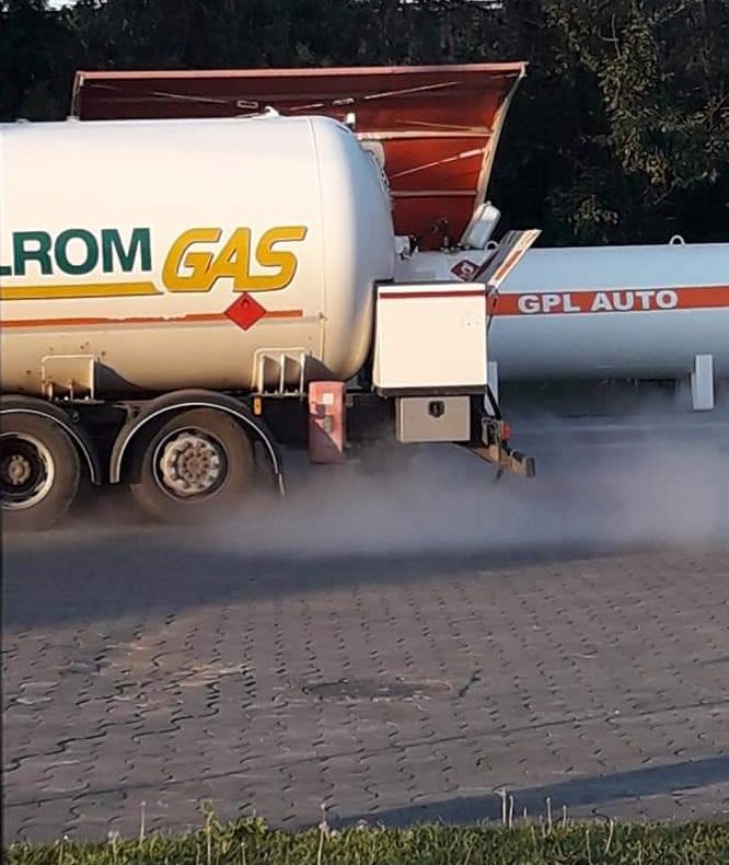 VIDEO|Panică pe bulevardul Aurel Vlaicu. Intervin pompierii