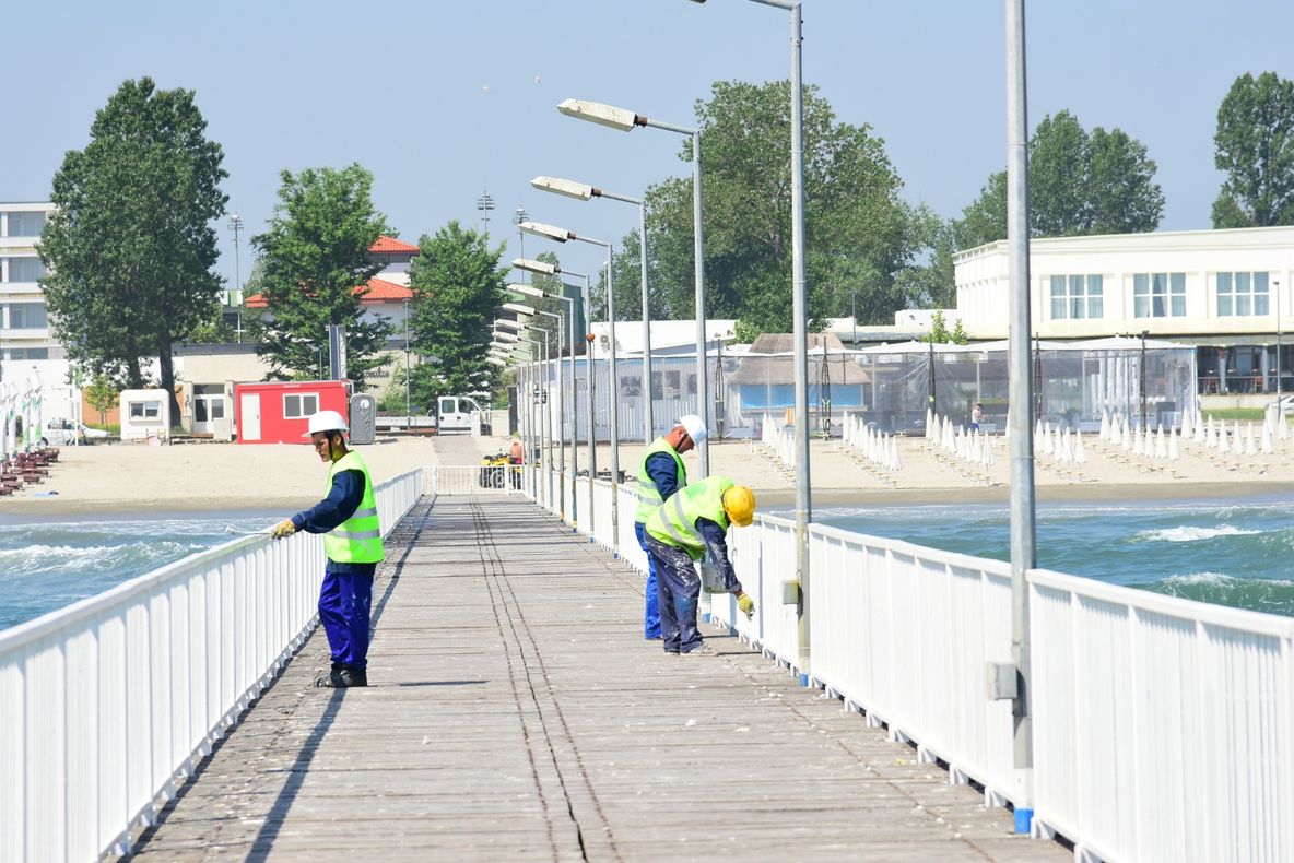Pasarela din Mamaia a intrat în reparații. Când se va redeschide