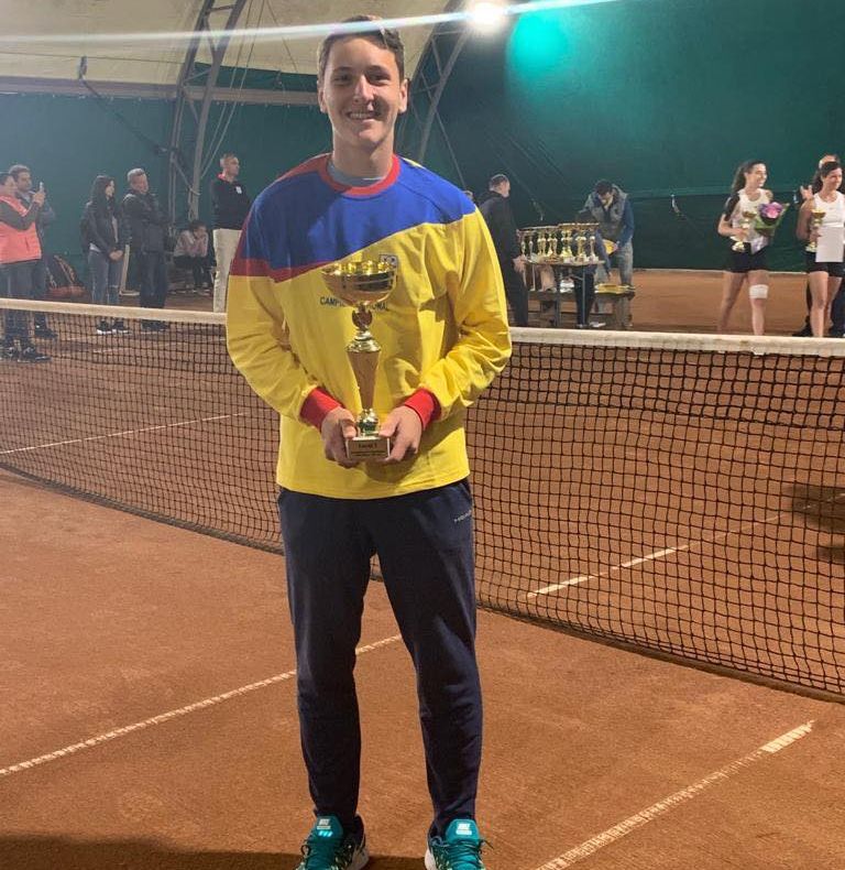 Tenismenul Sebastian Gima, dublu campion național la U18