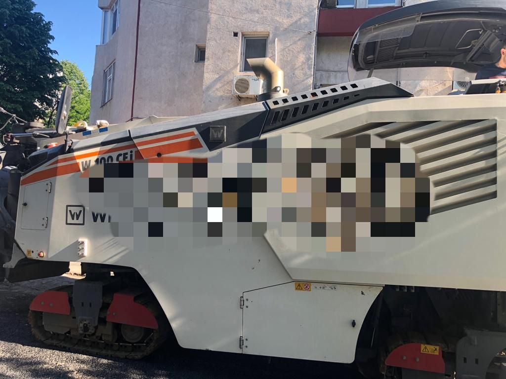 Anchetă a polițiștilor după ce un utilaj al Primăriei Constanța a fost vandalizat