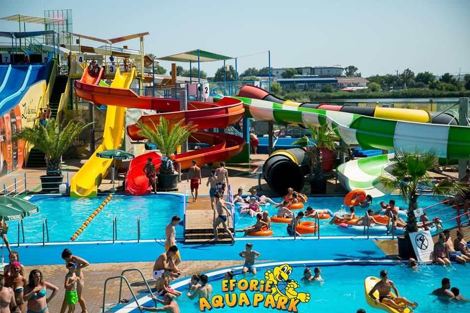 Petrecerea supereroilor pe toboganele de la Eforie Aqua Park