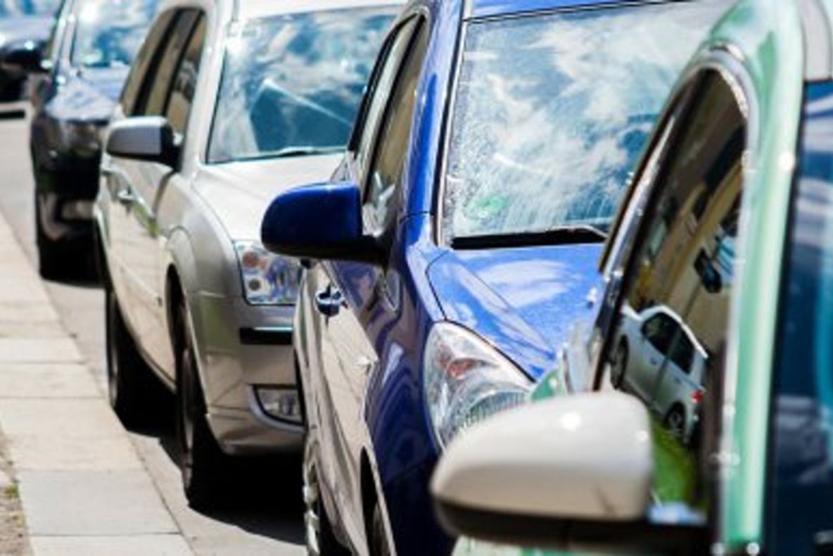 Atenție, șoferi!Trafic îngreunat la intersecția străzilor Mihai Viteazu cu Traian