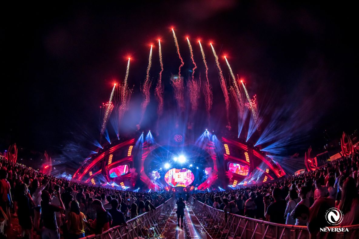 FOTO VIDEO|  AFROJACK și Sean Paul show-uri incredibile în cea de-a doua zi la Neversea