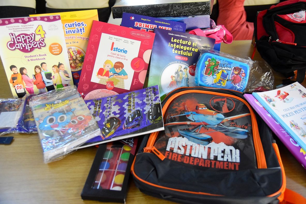 Rechizite și ghiozdane gratuite pentru preșcolarii și elevii din Constanța