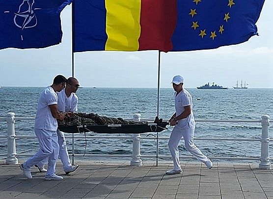 Un militar american a leșinat în timpul ceremoniilor de la Ziua Marinei