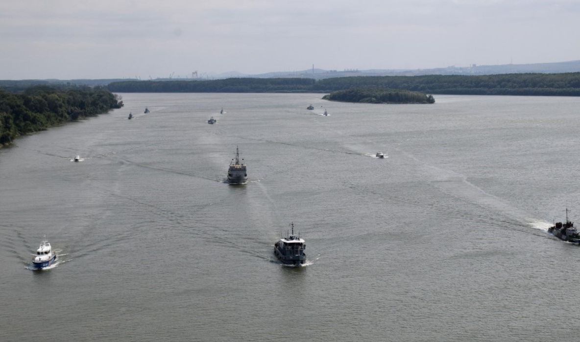 Sute de militari desfășoară activități de instrucție în Delta Dunării