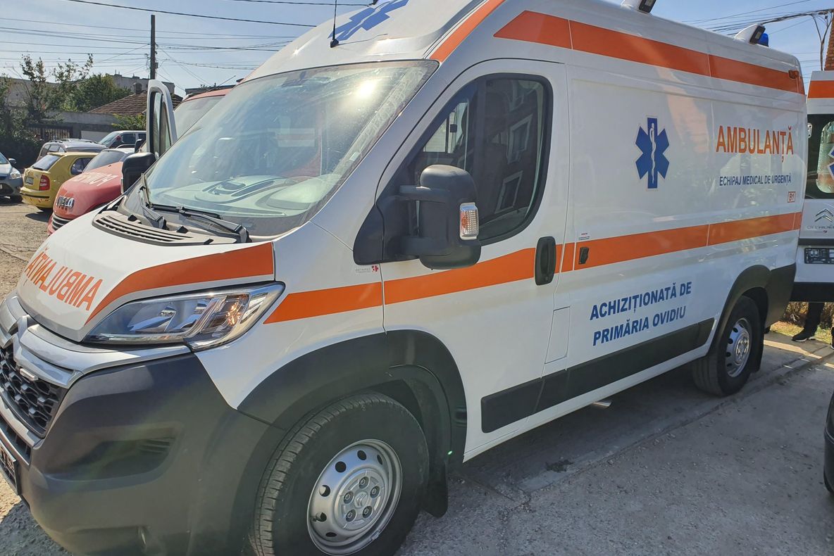 Serviciul Voluntar pentru Situații de Urgență al orașului Ovidiu a fost dotat cu o ambulanță