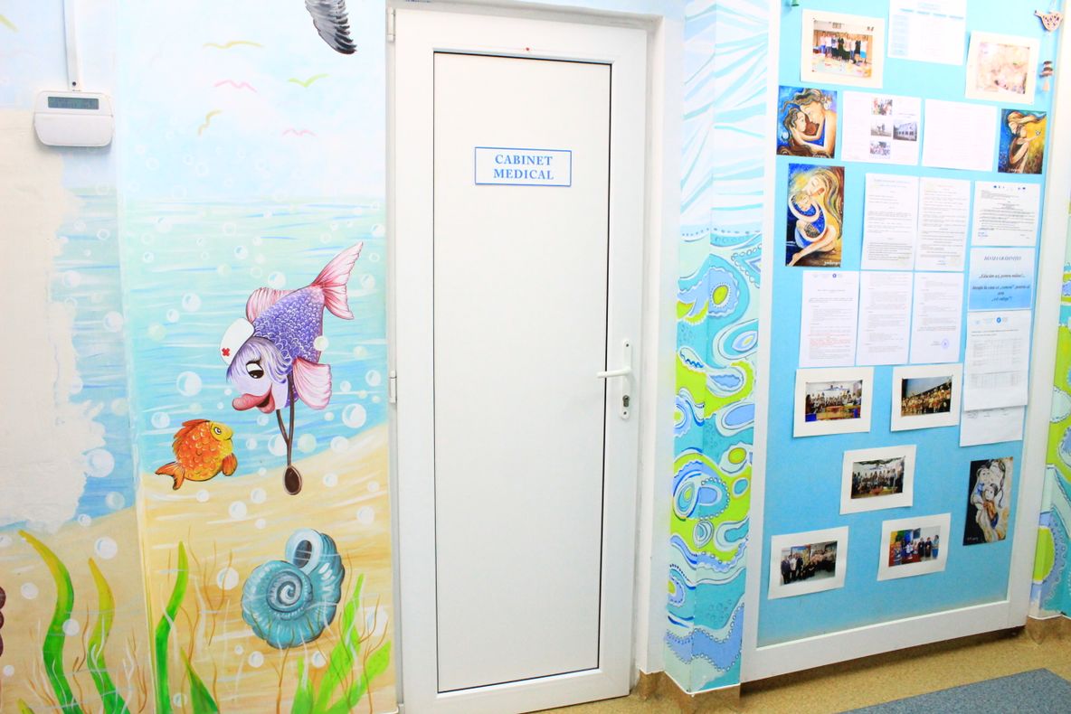 57 de cabinete medicale școlare vor fi renovate și modernizate