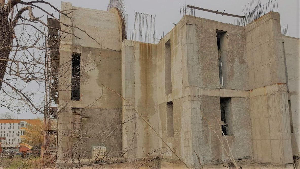 Autorizația de construcție a bisericii Sf. Treime de la Casa de Cultură, suspendată