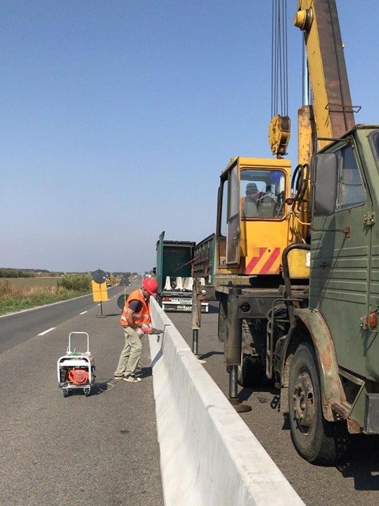 Atenție șoferi! Parapet de beton pe drumul dintre Valu lui Traian și Constanța