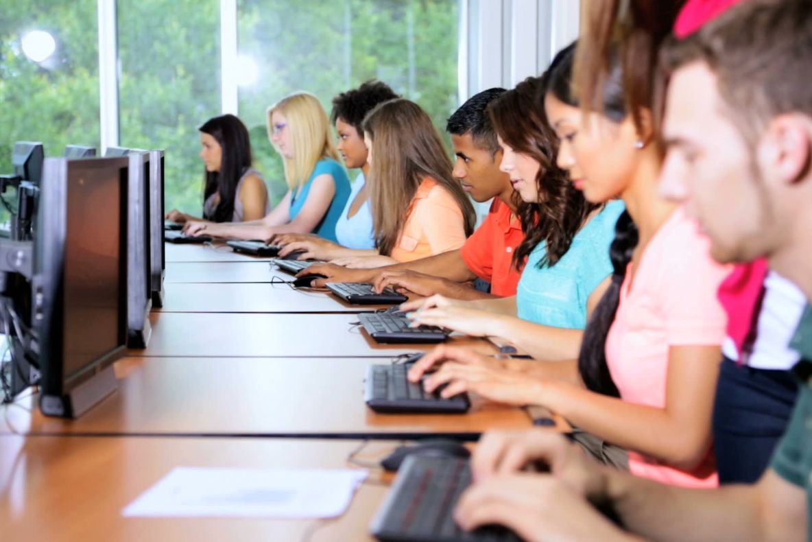 Încep înscrierile la Kennedy Academy for Students