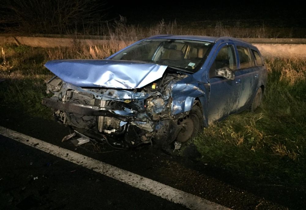 FOTO| O depășire riscantă trimite 4 persoane la spital