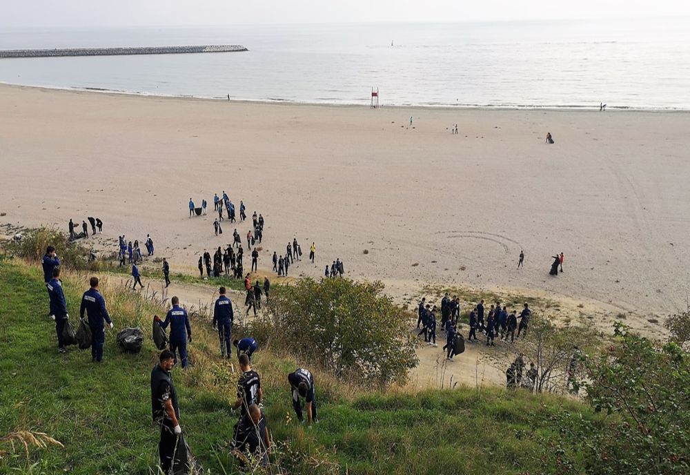 Mii de constănțeni au luat parte la campania de curățare a orașului