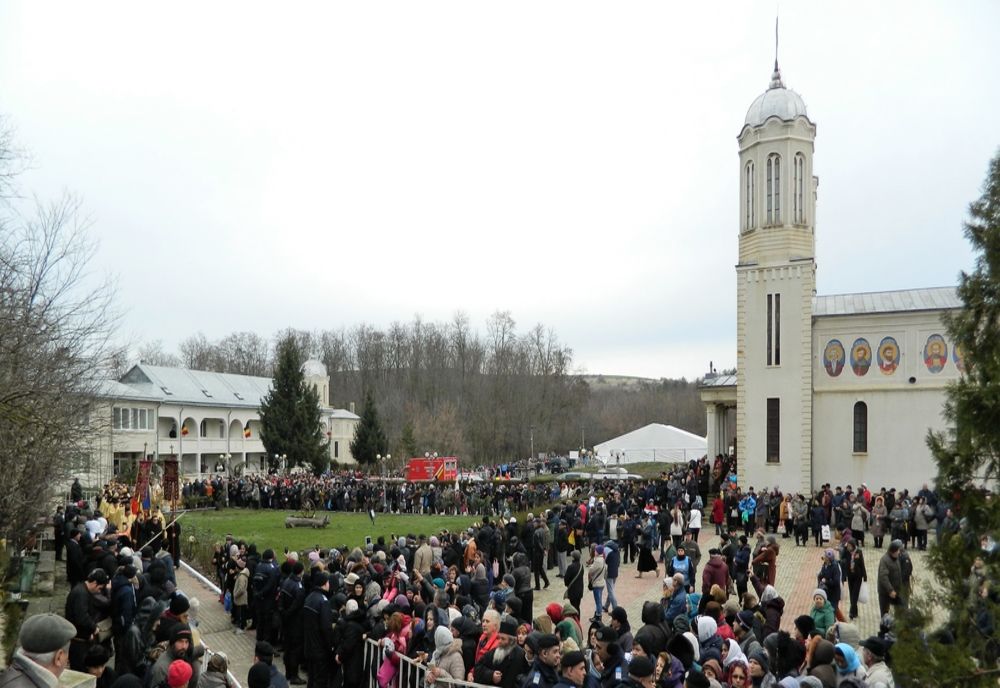 Peste 100 de jandarmi constănțeni merg, sâmbătă, la mănăstire