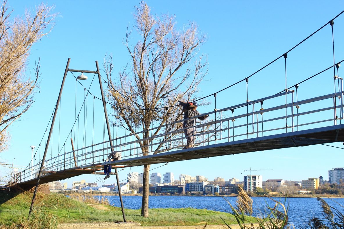 Podețele din Parcul Tăbăcărie au intrat în proces de reabilitare