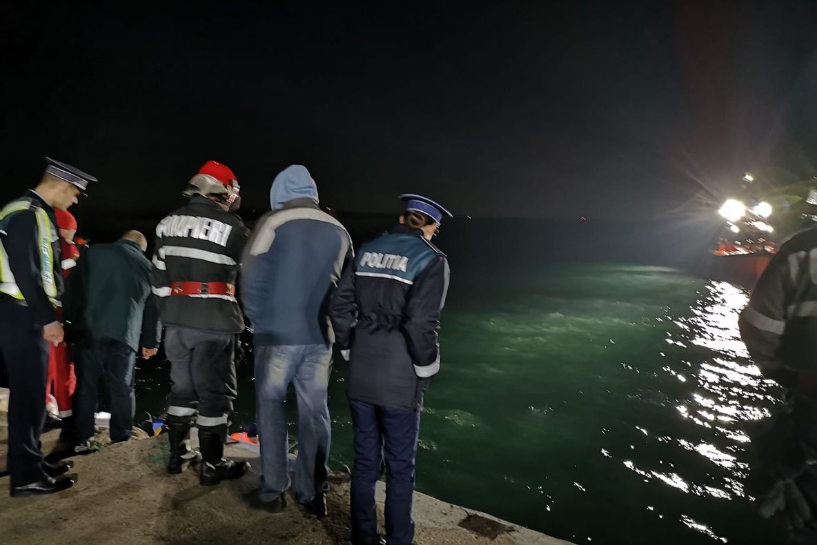 FOTO VIDEO| Alertă la Constanța. O persoană a căzut cu motostivuitorul în mare