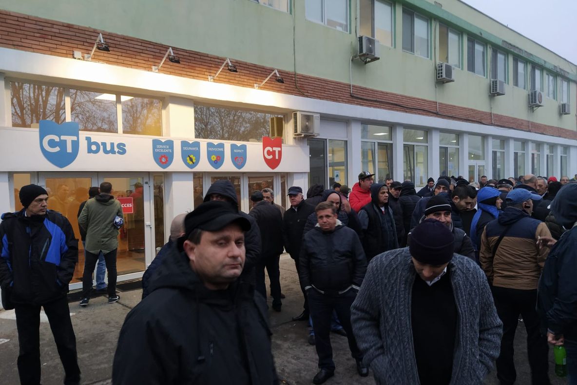 FOTO VIDEO| Constanța blocată de greva șoferilor de la CT Bus