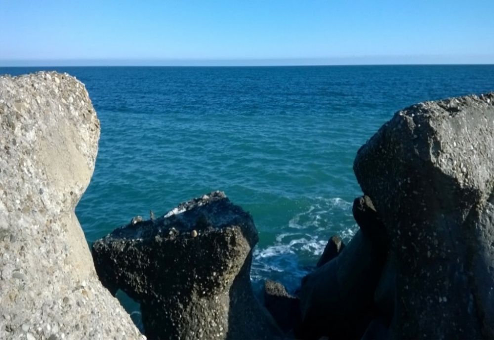 Alertă în Portul Constanța. Pescar căzut în mare