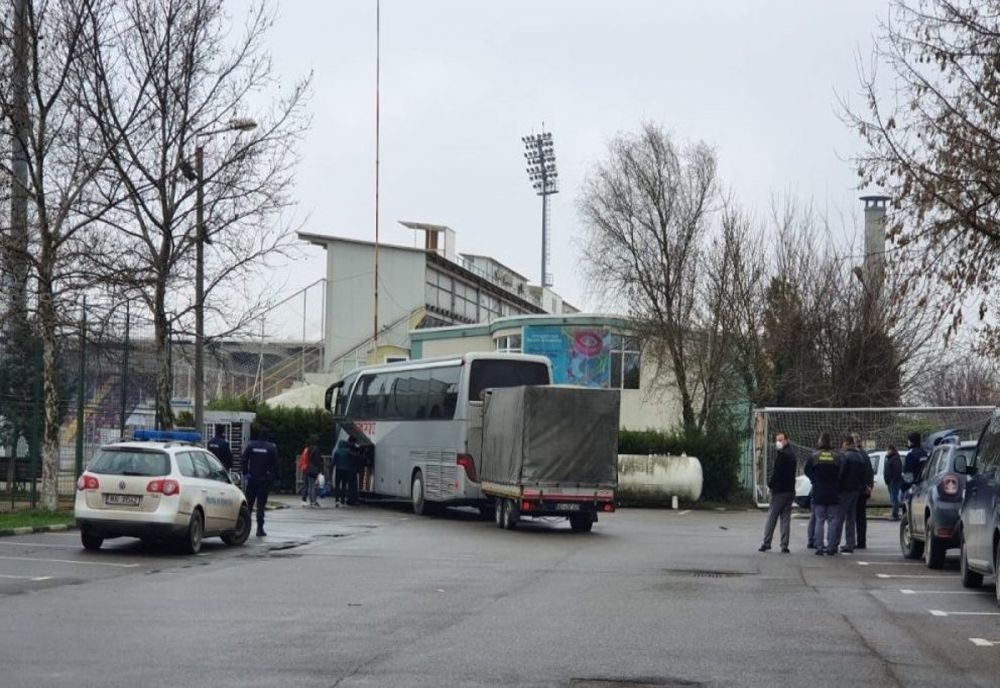 Două autocare cu români au fost oprite la vama Giurgiu. Toți călătorii vor intra în carantină
