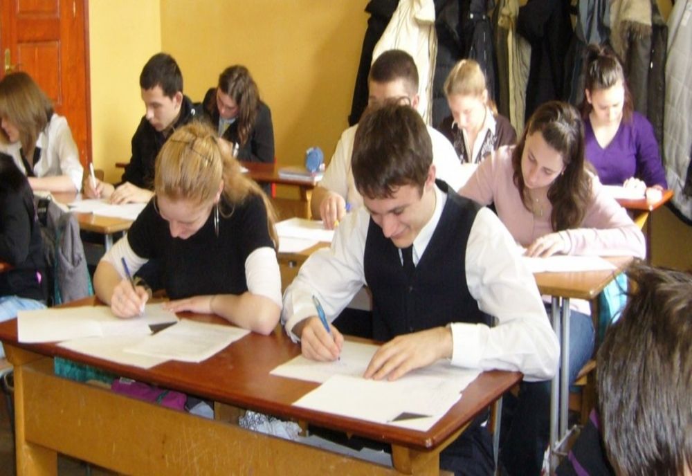 Ministrul educației și cercetării a decis să suspende olimpiadele școlare