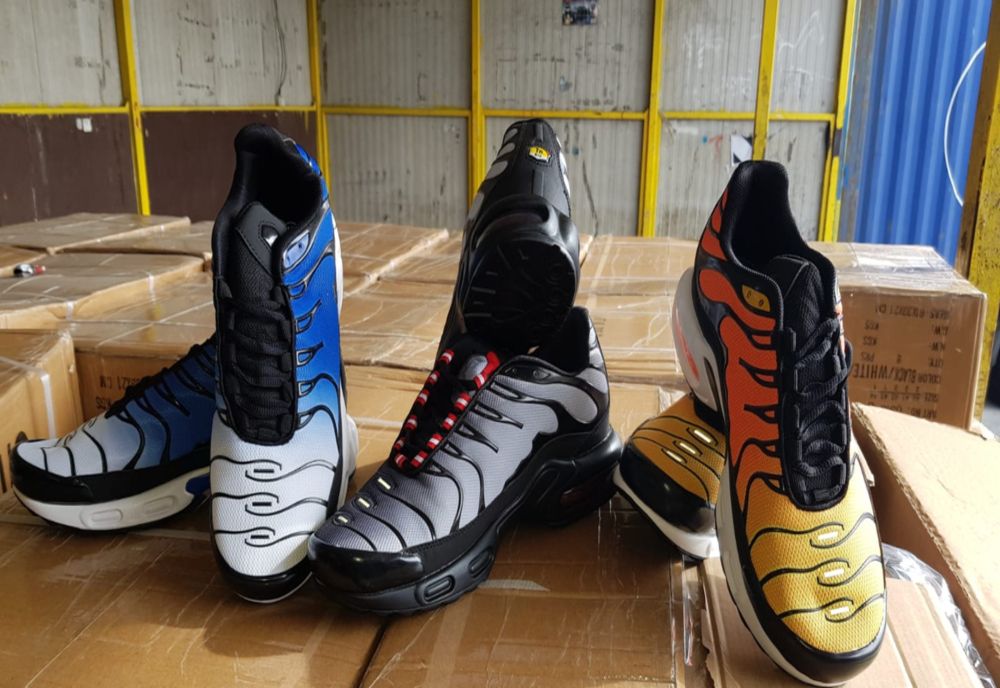 Încălțăminte în valoare de peste 500.000 lei, confiscată în Portul Constanţa Sud Agigea