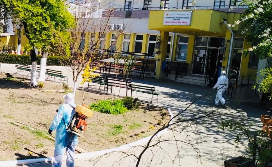 Acțiuni de dezinfecție la Căminul pentru Persoane Vârstnice