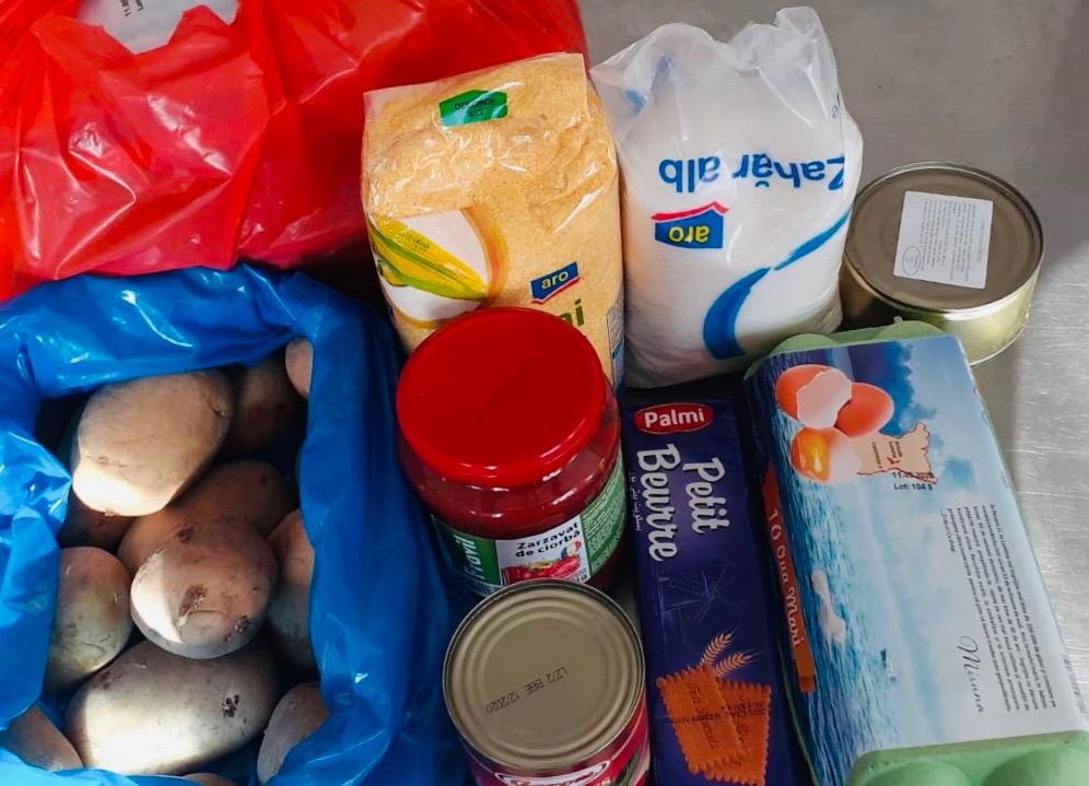 FOTO| Primăria Constanța. Pachete cu alimente și produse igienico-sanitare pentru persoanele vulnerabile