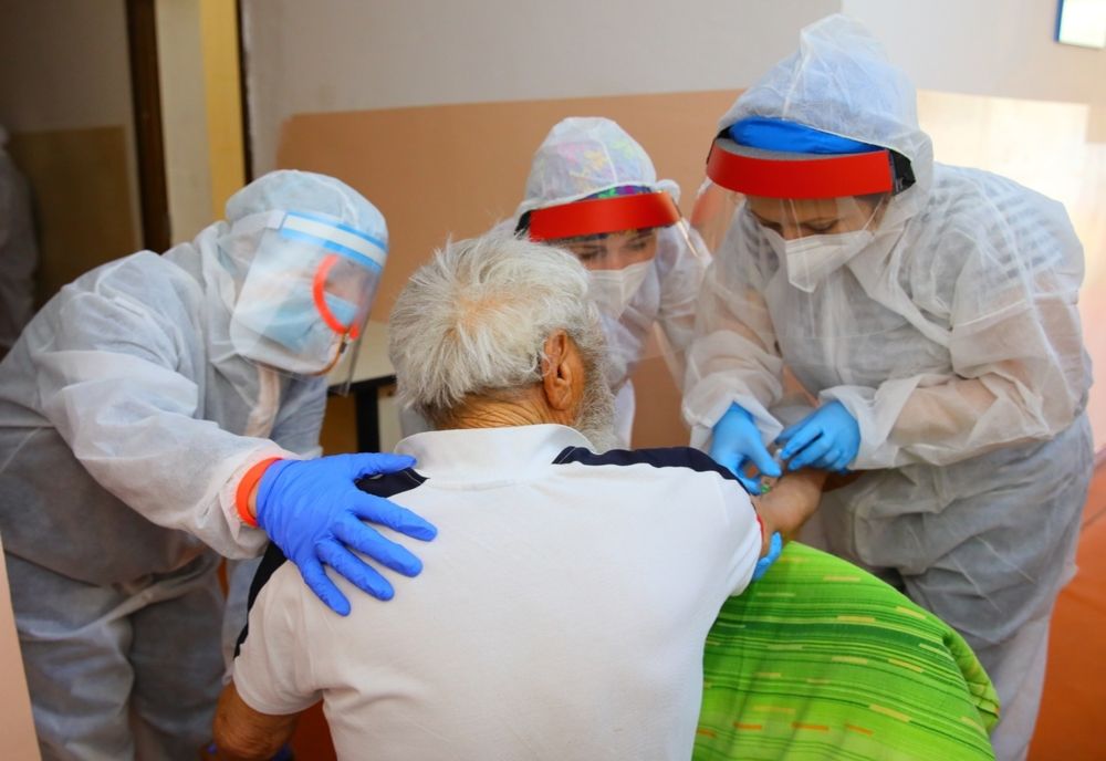 Persoanele fără adăpost din centrele sociale, testate pentru COVID-19