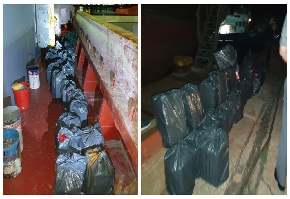 FOTO| Contrabandă cu țigări, la bordul unei nave