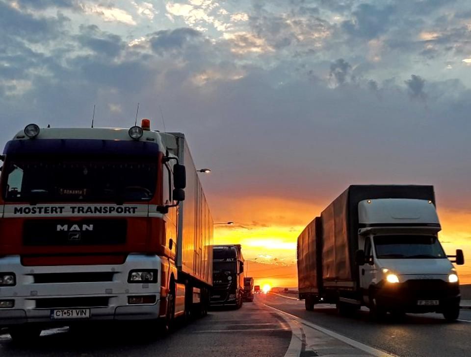 Restricții de circulație pentru vehiculele grele, în perioada Rusaliilor