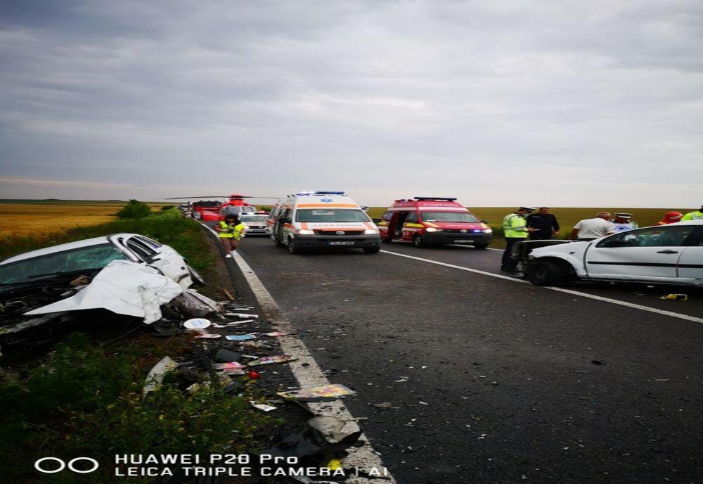 FOTO VIDEO |Accident grav între Constanța și Tulcea. O persoană a murit, două sunt grav rănite