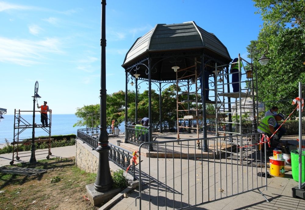 Atenție! Se lucrează pe faleza Cazinoului!