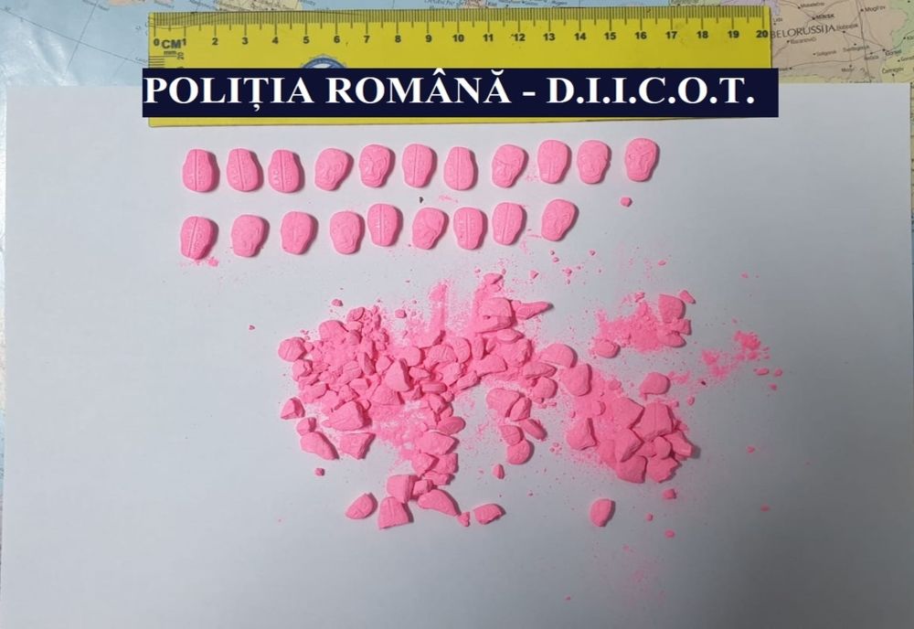FOTO VIDEO| Șase traficanți de droguri, prinși în flagrant în Constanța