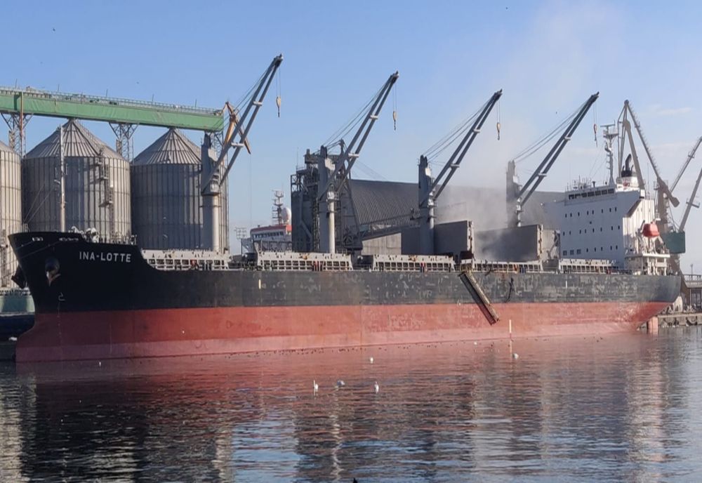 Doi cetăţeni din Guineea clandestini, descoperiţi la bordul unei nave