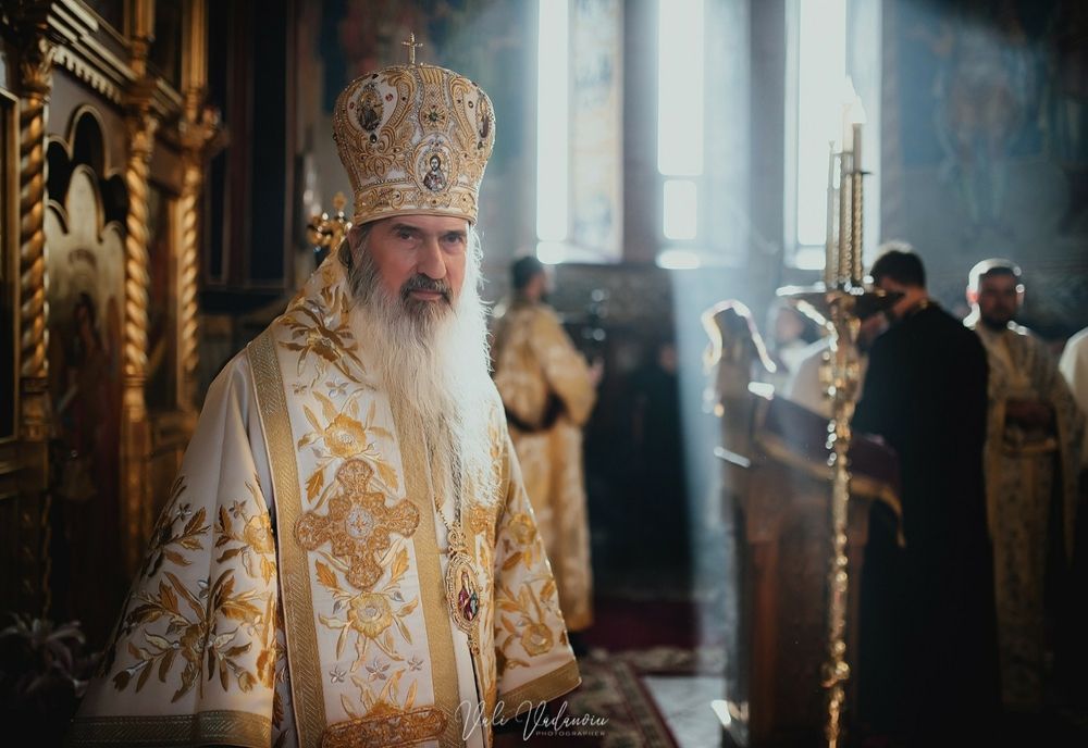 Purtătorul de cuvânt al Arhiepiscopiei Tomisului: “Nu-l scoateţi vinovat pe IPS Teodosie, pentru că nişte cinici v-au dat cârpe de doi lei, de s-au umplut spitalele”