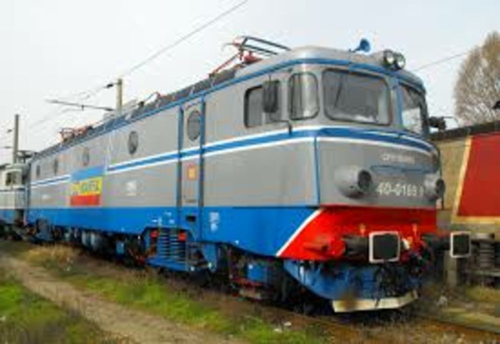 28 de persoane cercetate pentru că au furat motorină și ulei din locomotive
