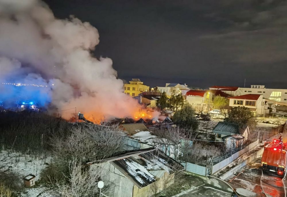 FOTO VIDEO Explozie urmată de incendiu în Techirghiol