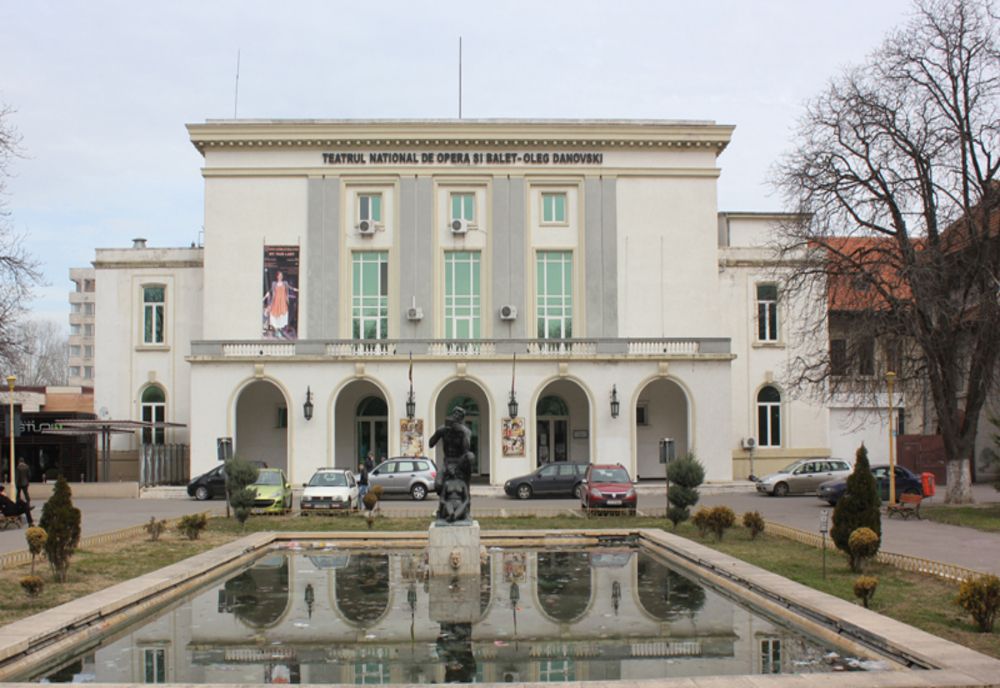 Teatrul Naţional de Operă şi Balet "Oleg Danovski"a primit Ordinul Meritul Cultural în grad de Comandor din partea preşedintelui României