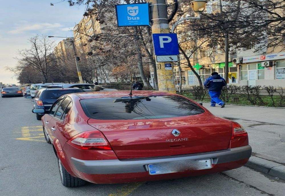 Mașini ridicate și amenzi drastice pentru parcare neregulamentară
