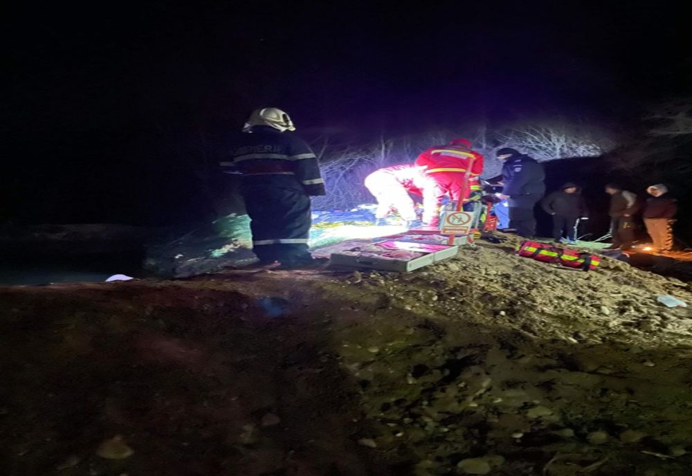 SFÂRŞIT TRAGIC pentru doi copii: Au murit înecaţi într-un lac, încercând să recupereze o minge