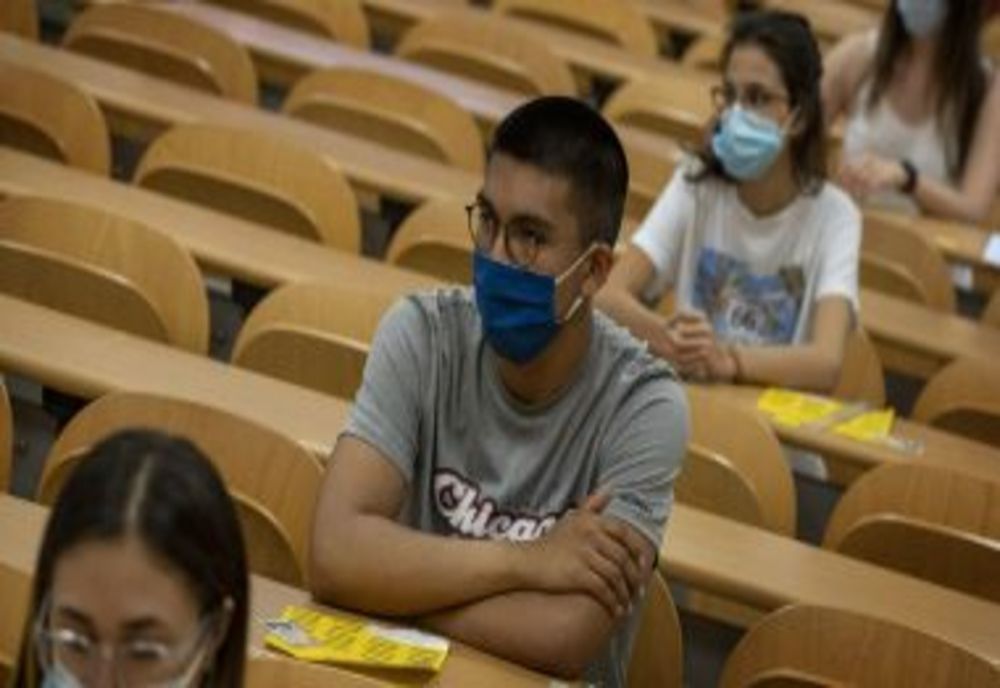 Aproximativ 5400 de elevi constănțeni susțin simularea examenului național de bacalaureat 2021