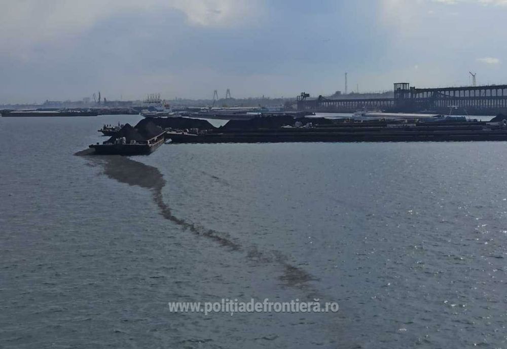 VIDEO Poluare în bazinul Portului Constanța