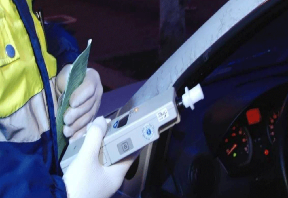 Alcoolemia de 2,42 mg/l i-a adus necaz unui şofer în Eforie Nord